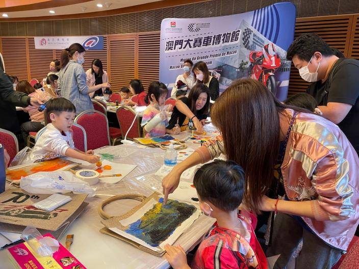 “扭扭賽車汽球”活動慶國際博物館日