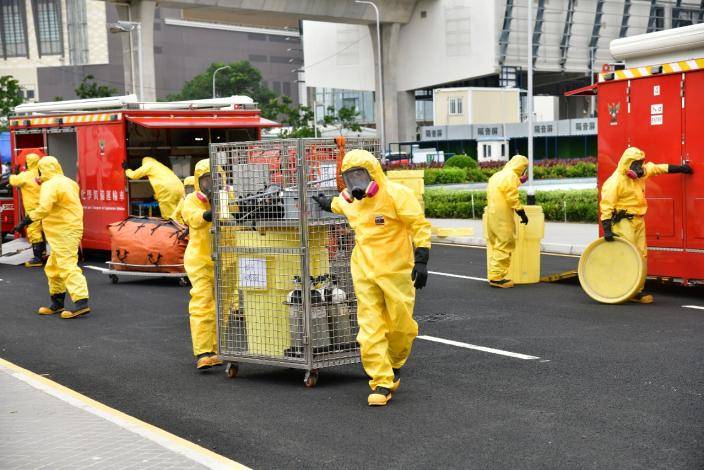 現場模擬消防局設置封鎖區、有害物質洗消區、傷檢分類區及身份排查區。澳門政府新聞局圖片