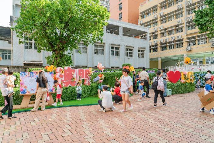 經科局推出「花薈北區」大型打卡裝置活動。澳門政府新聞局圖片